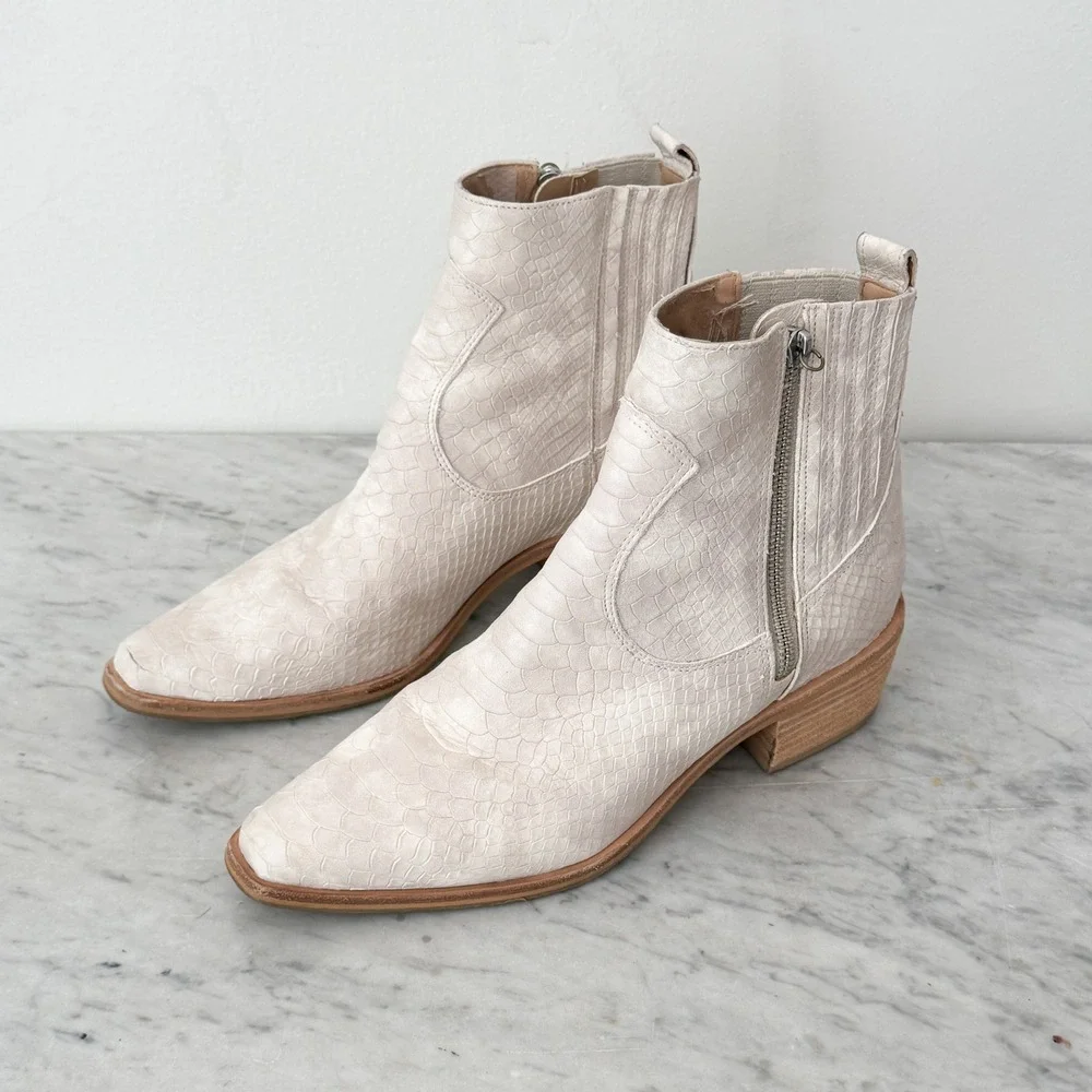 Donald Pliner Marisol Western Snakeskin Ankle Boot‎ 8M Cream Leather Pointed Toe